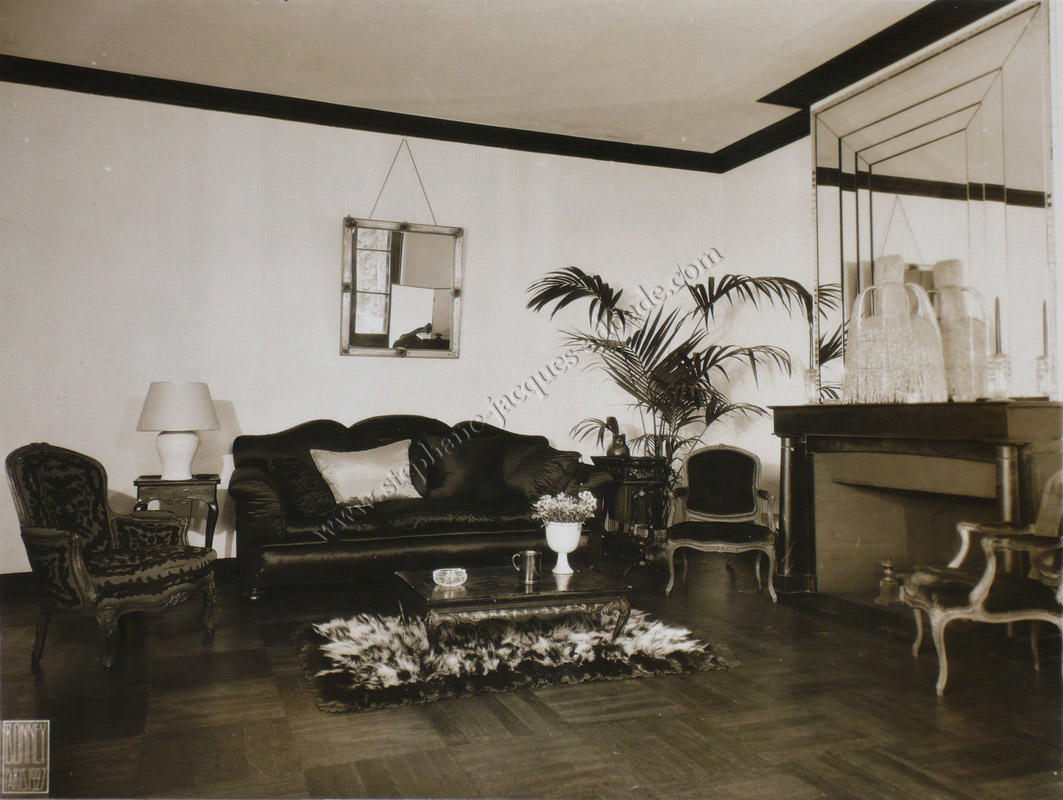  ThÃ©rÃ¨se Bonney - Le grand salon. Glace de cheminÃ©e par Louis SÃ¼e et fontaine lumineuse par La Compagnie des Arts FranÃ§ais 1927