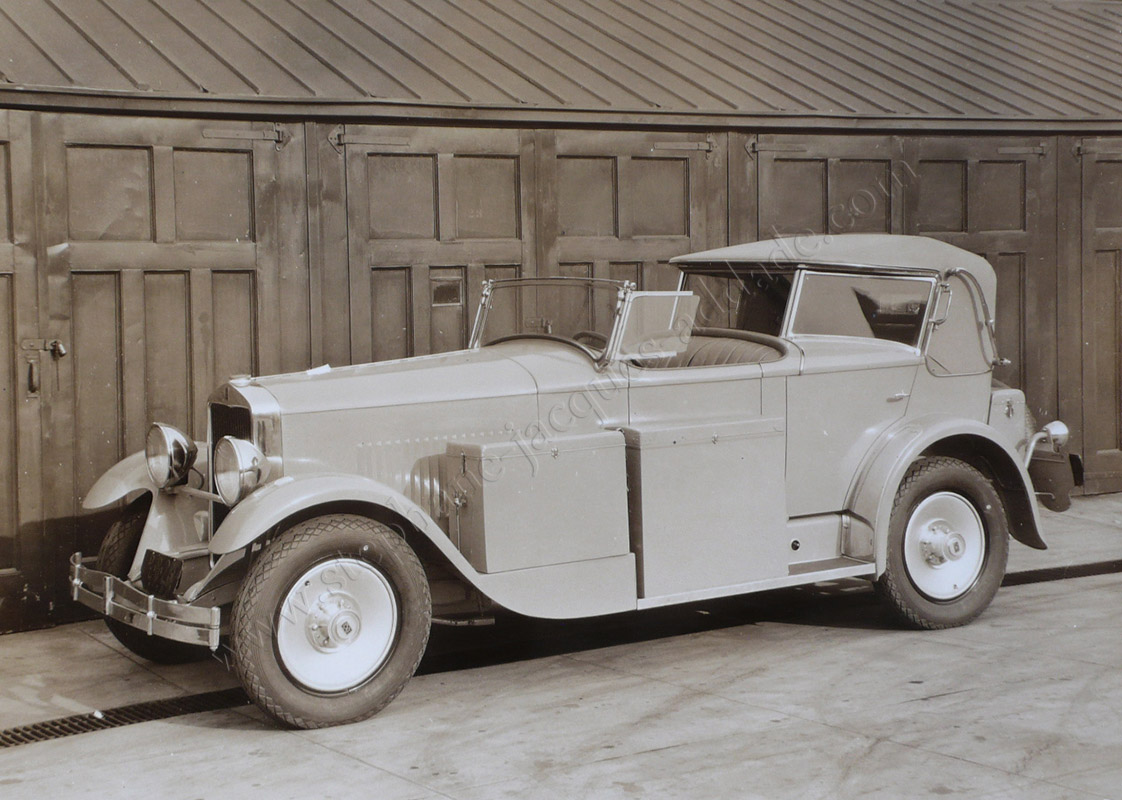  Anonymous - Bernard Boutet de Monvel’s Hupmobile - 1928